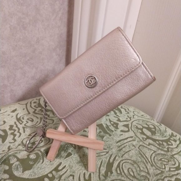 Chanel Coin Case Key Chain Metallic Beige - Picture 1 of 7